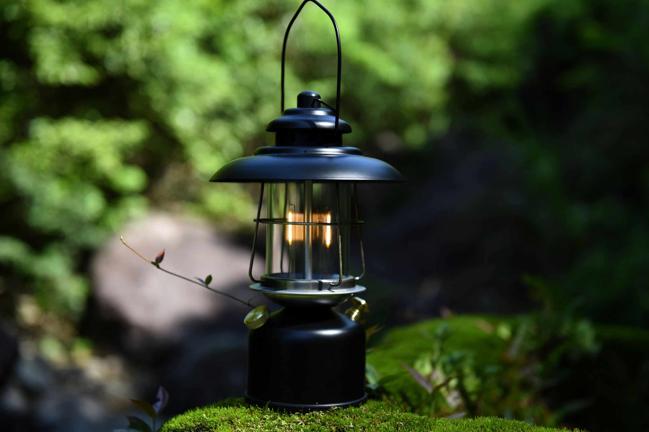 Saturn Black Color camping lamp - Image 2