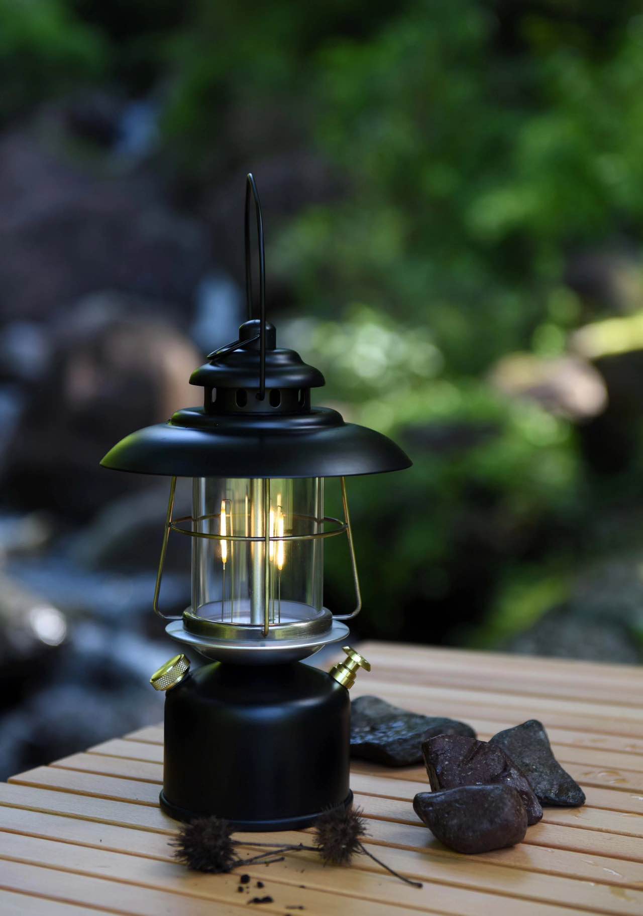 Saturn Black Color camping lamp