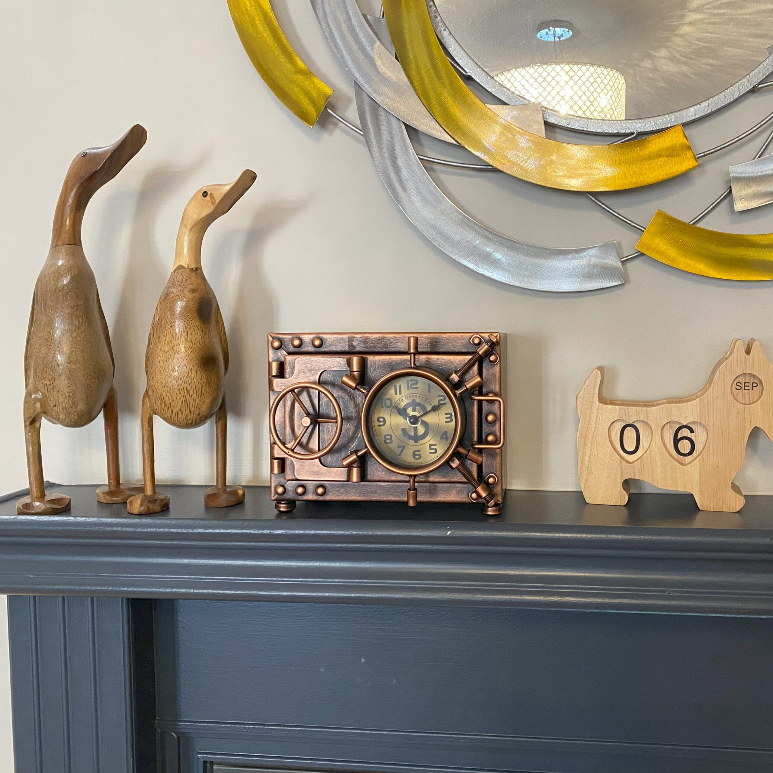 Gold Table clock with Piggy Bank - Image 5